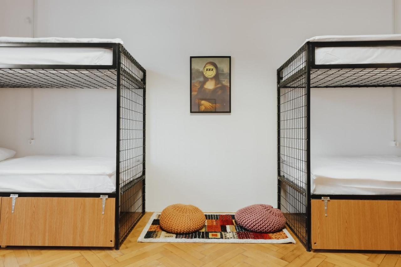 Party Hostel Zzz 류블랴나 외부 사진