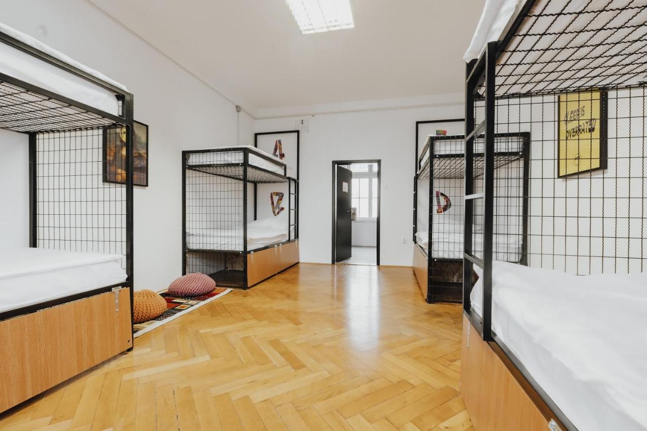 Party Hostel Zzz 류블랴나 외부 사진