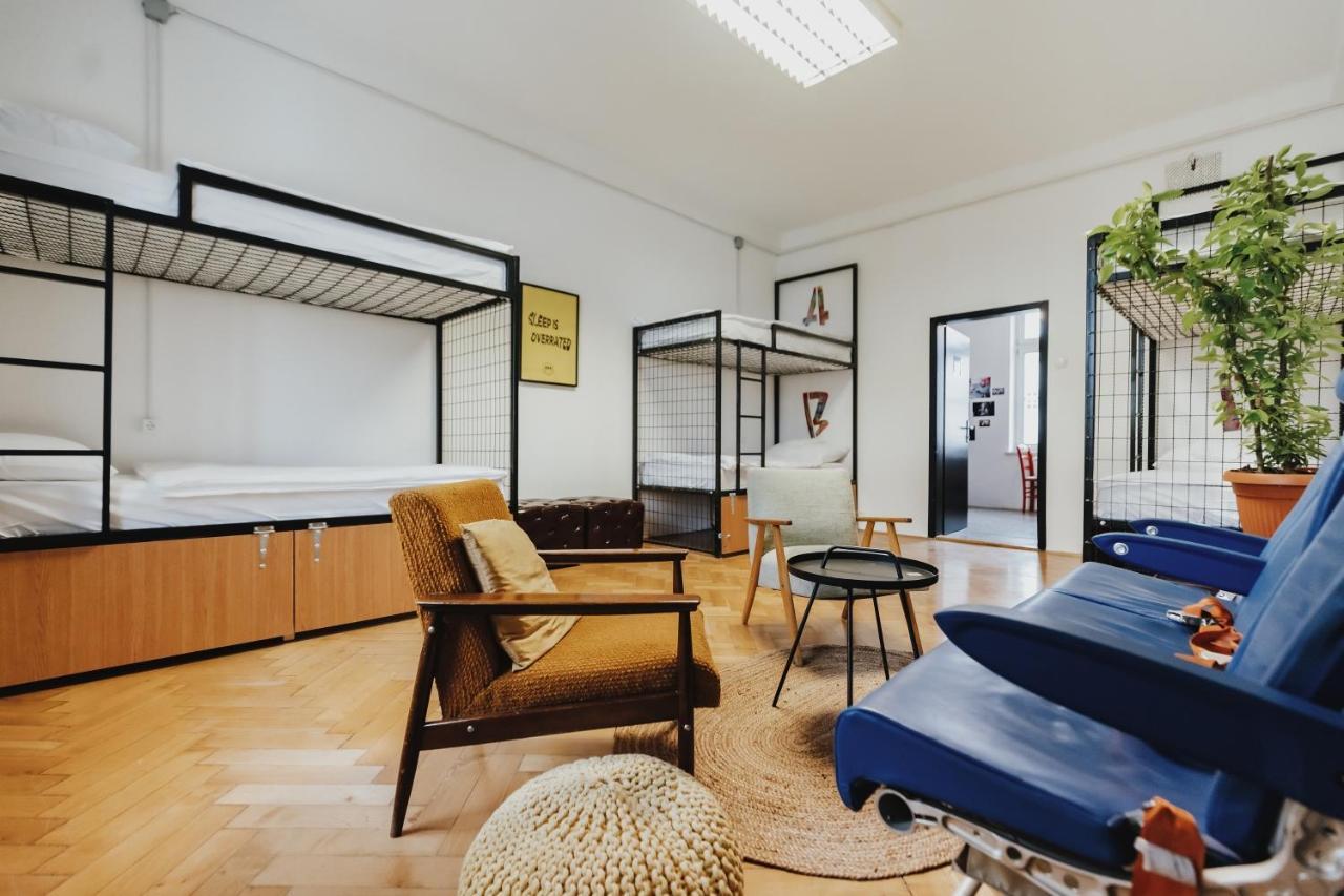 Party Hostel Zzz 류블랴나 외부 사진