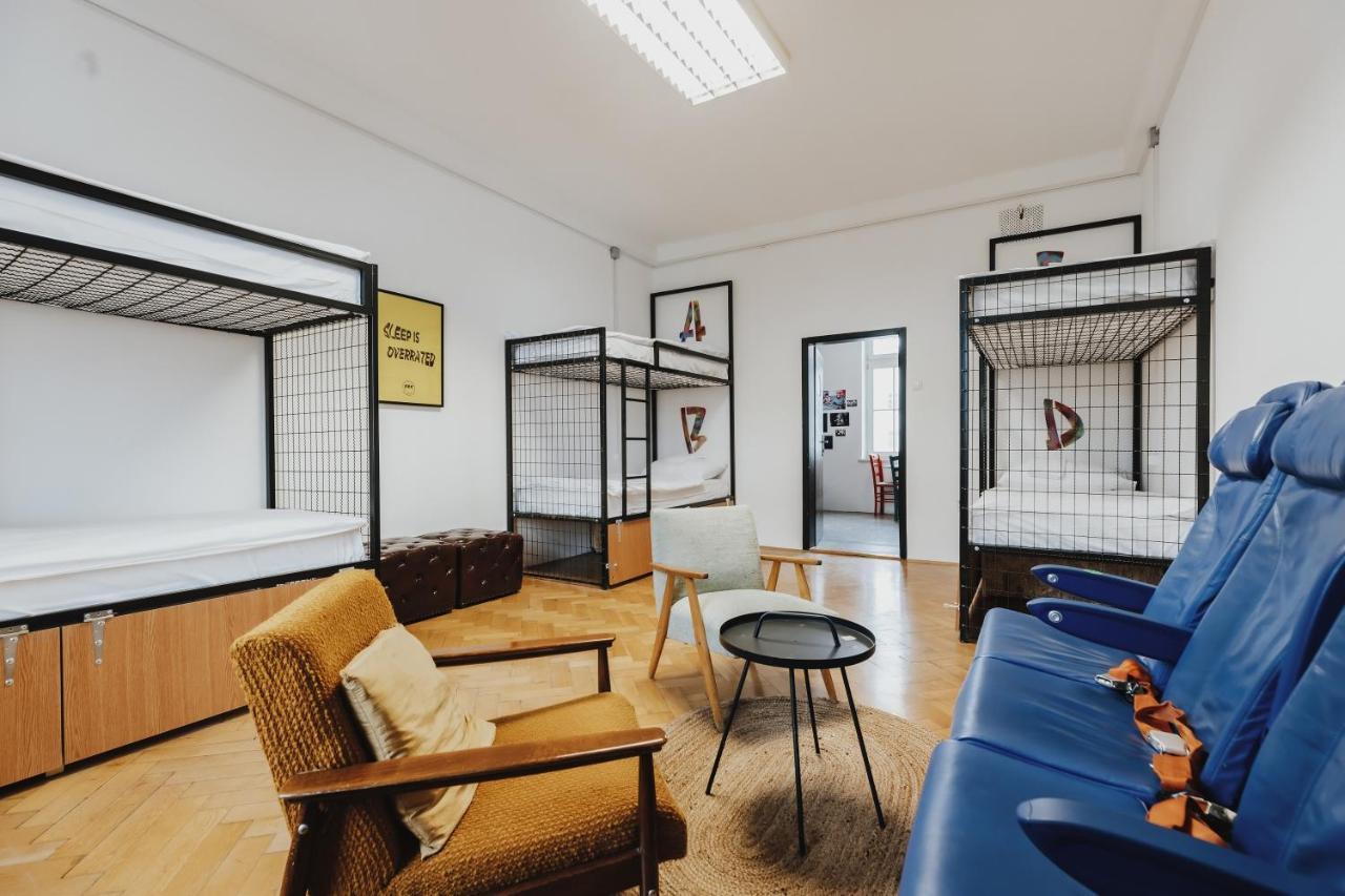 Party Hostel Zzz 류블랴나 외부 사진
