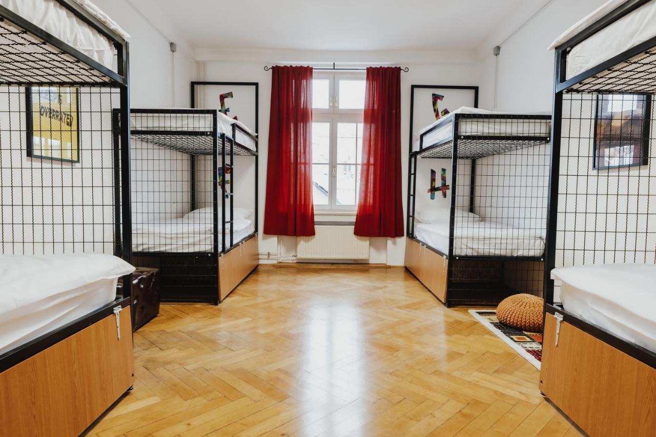 Party Hostel Zzz 류블랴나 외부 사진